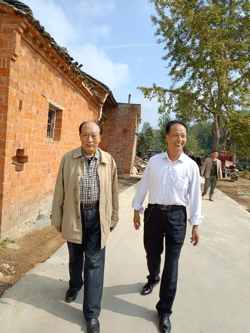 湖北邬氏宗亲会前往河南省新县苏河邬洼祭祖